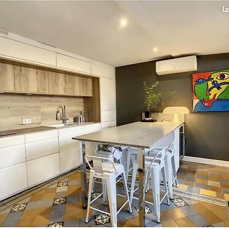 Apartment T3 Centre Historique, 90m2, Clim, Terrasse, 4 Pers Avignon