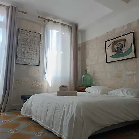 T3 Centre Historique, 90m2, Clim, Terrasse, 4 Pers Apartment *